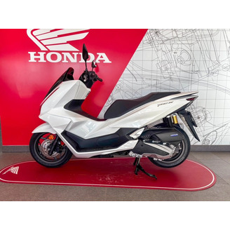 Honda PCX 125 White